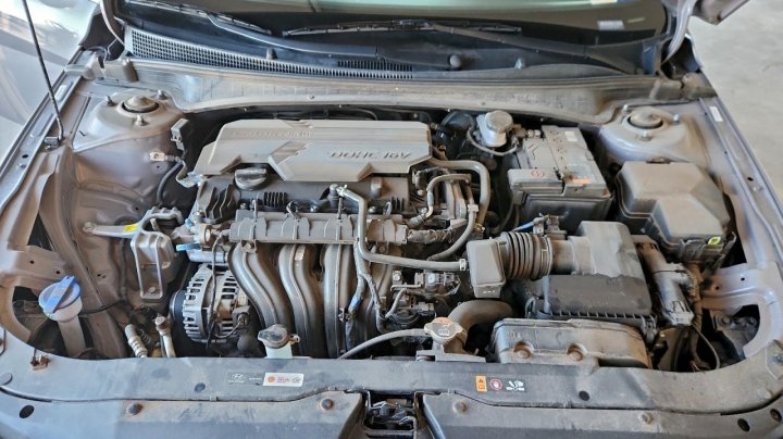 Hyundai Elantra  2025