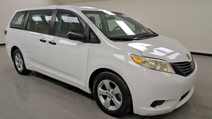 Toyota SIENNA  2016