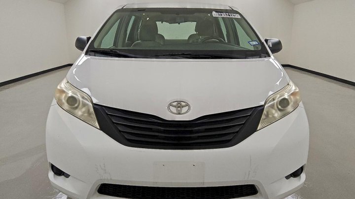 Toyota SIENNA  2016
