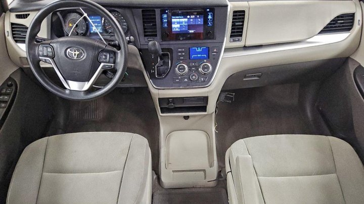 Toyota SIENNA  2016