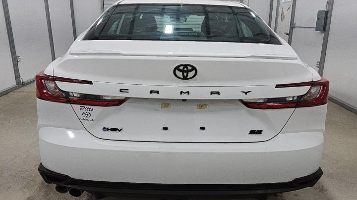 Toyota Camry  2025