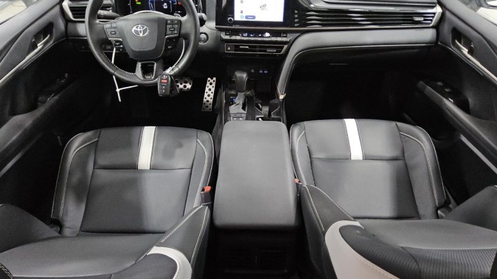 Toyota Camry  2025