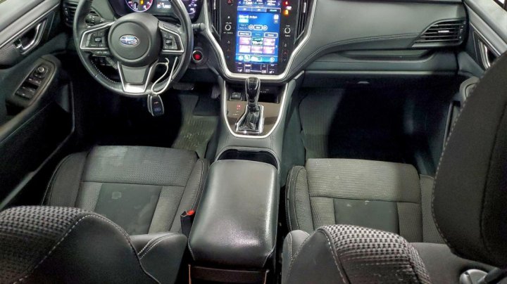Subaru Outback  2022