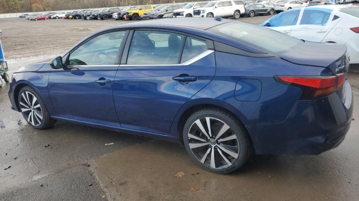 Nissan Altima  2020