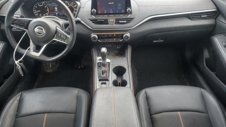 Nissan Altima  2020