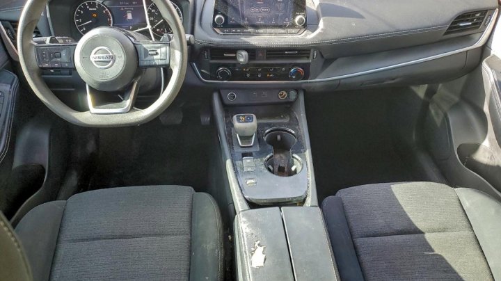 Nissan ROGUE  2021