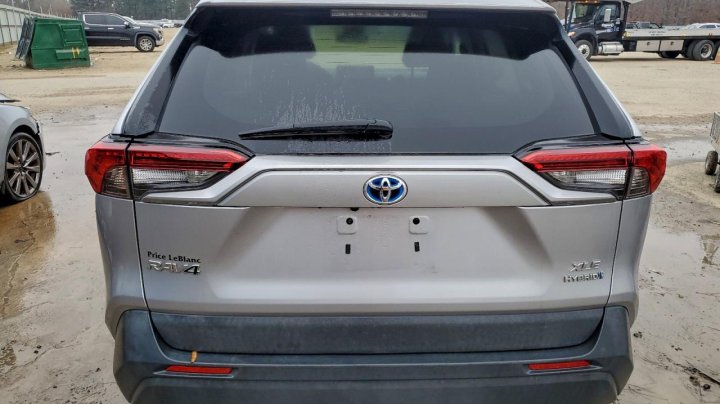 Toyota RAV4  2021