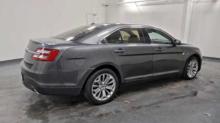 Ford TAURUS  2019