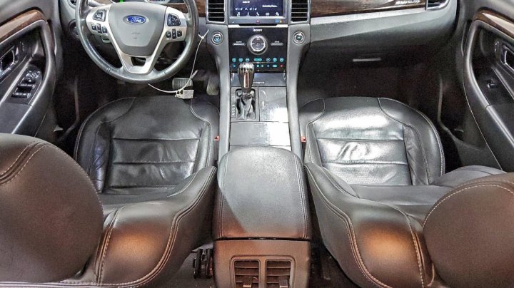 Ford TAURUS  2019