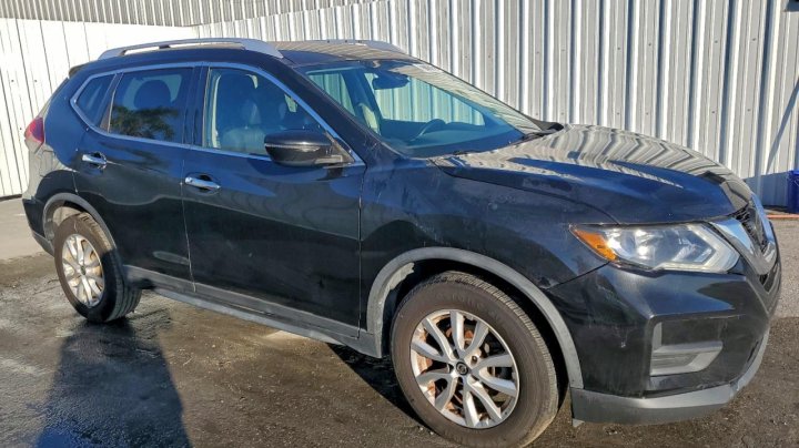 Nissan ROGUE  2020