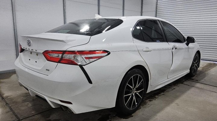 Toyota Camry  2020