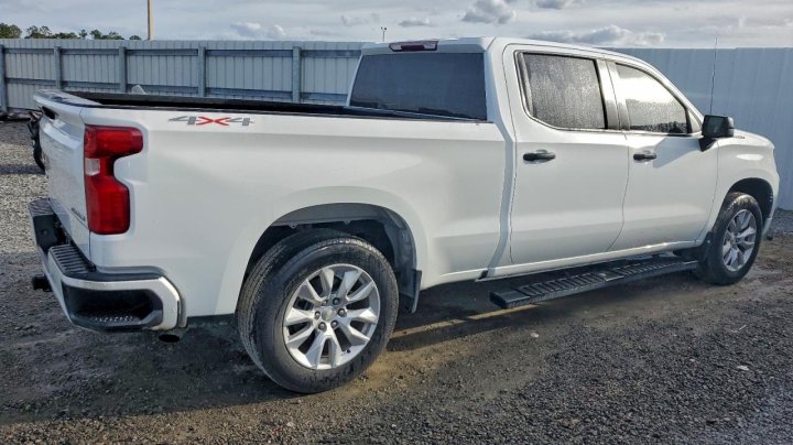 Chevrolet Silverado  2022