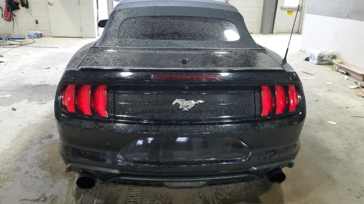 Ford MUSTANG  2023