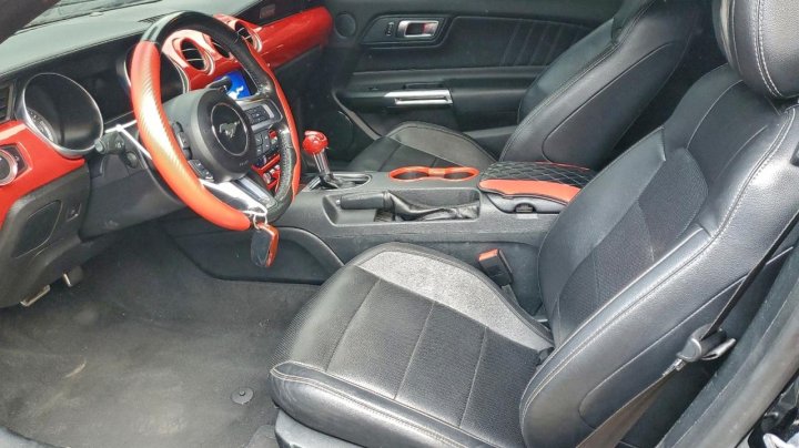 Ford MUSTANG  2023