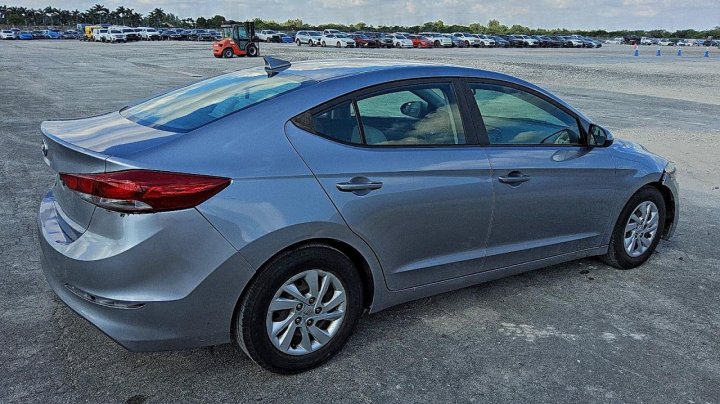 Hyundai Elantra  2017