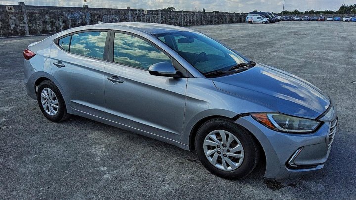 Hyundai Elantra  2017