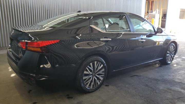 Nissan Altima  2025