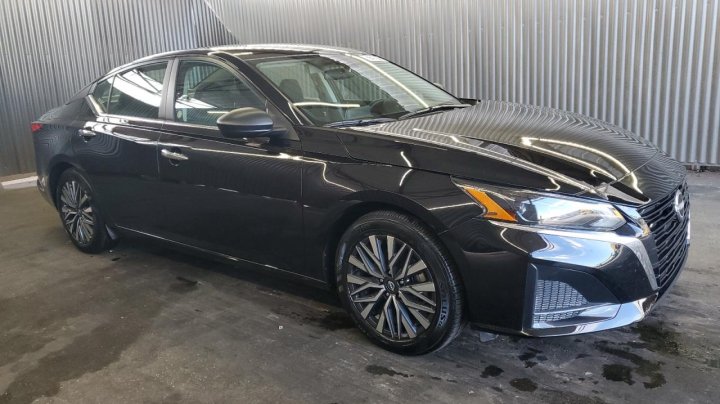 Nissan Altima  2025