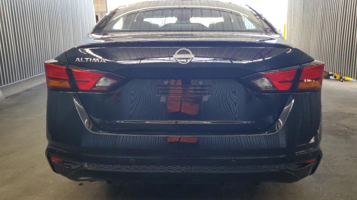 Nissan Altima  2025