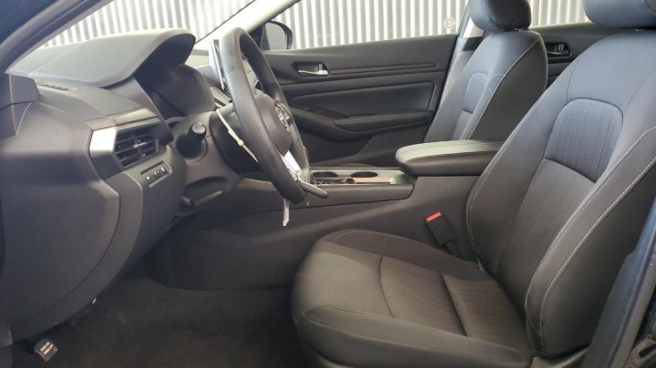 Nissan Altima  2025
