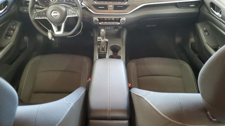 Nissan Altima  2025