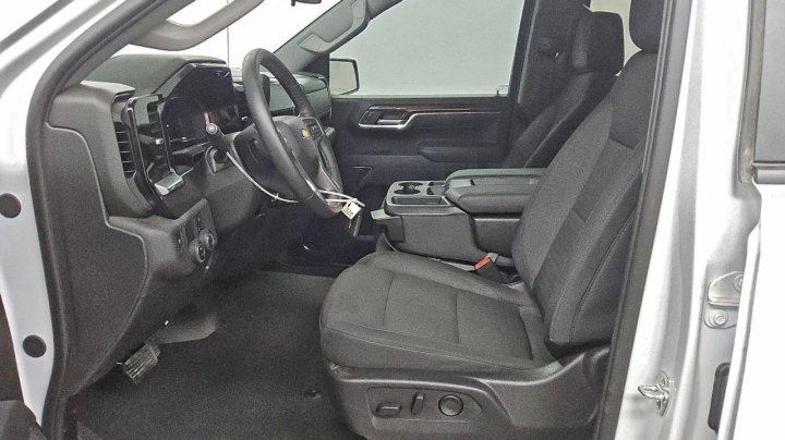 Chevrolet Silverado  2025