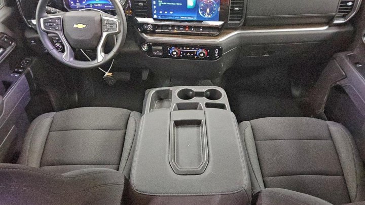 Chevrolet Silverado  2025