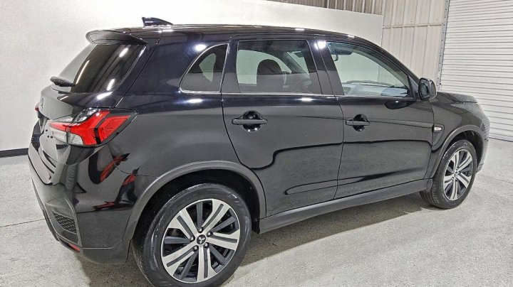 Mitsubishi OUTLANDER SPORT  2024