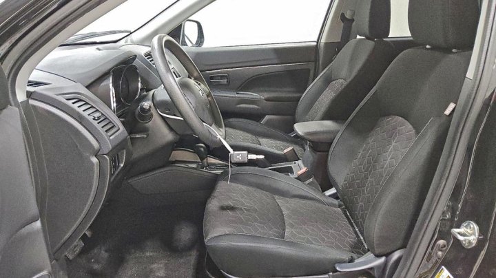 Mitsubishi OUTLANDER SPORT  2024