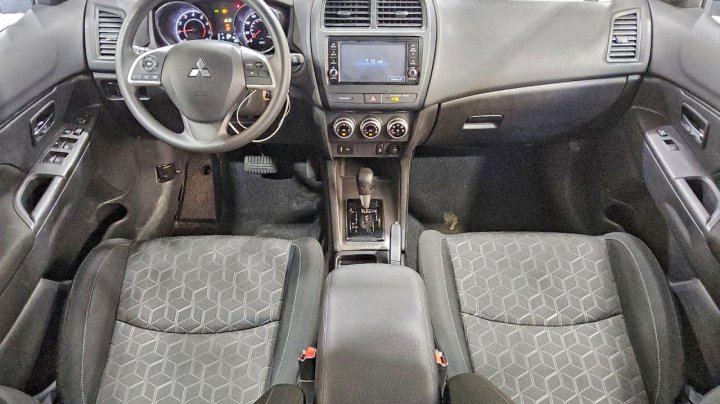 Mitsubishi OUTLANDER SPORT  2024