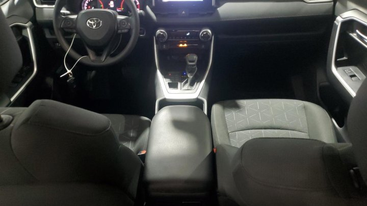 Toyota RAV4  2024