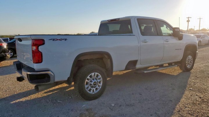 Chevrolet Silverado  2023