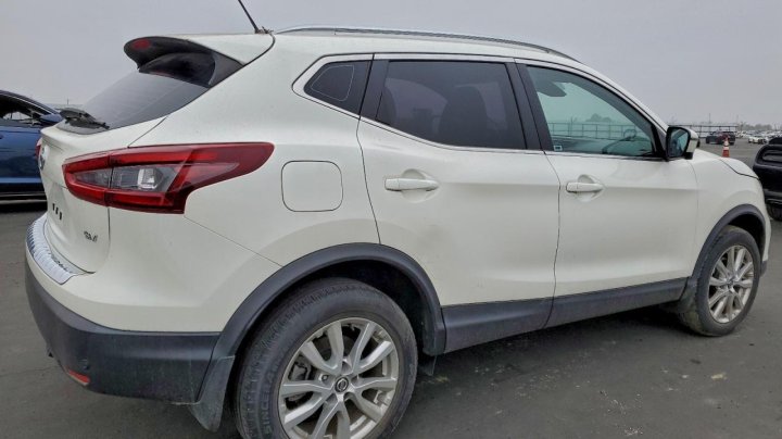 Nissan Rogue Sport  2022