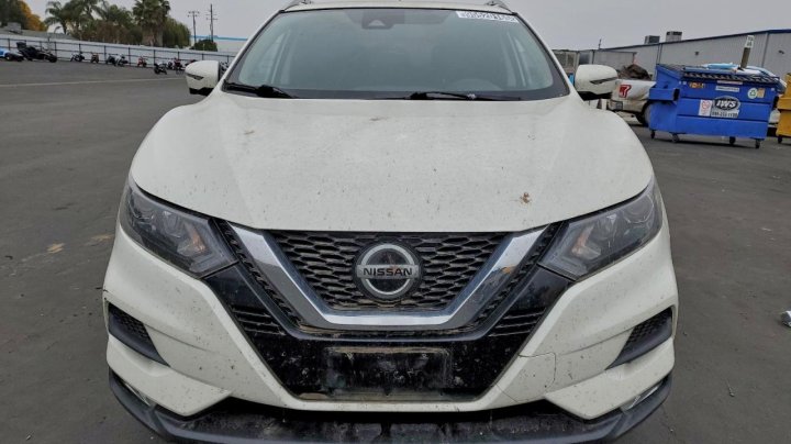 Nissan Rogue Sport  2022