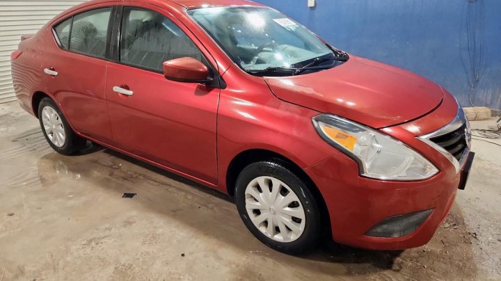 Nissan Versa  2018