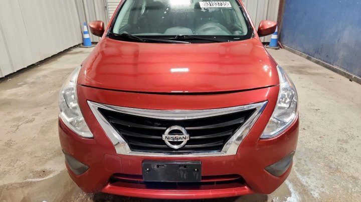 Nissan Versa  2018