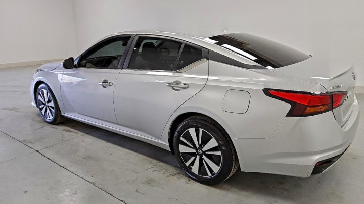 Nissan Altima  2022