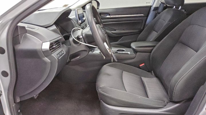 Nissan Altima  2022