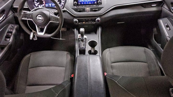 Nissan Altima  2022