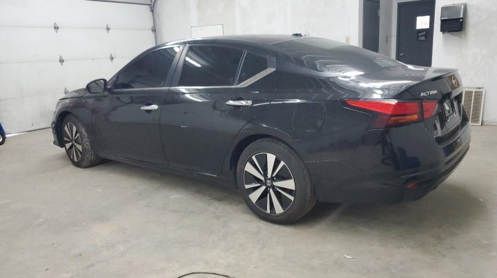 Nissan Altima  2021