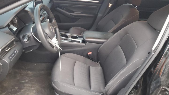 Nissan Altima  2021
