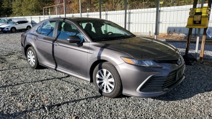 Toyota Camry  2021