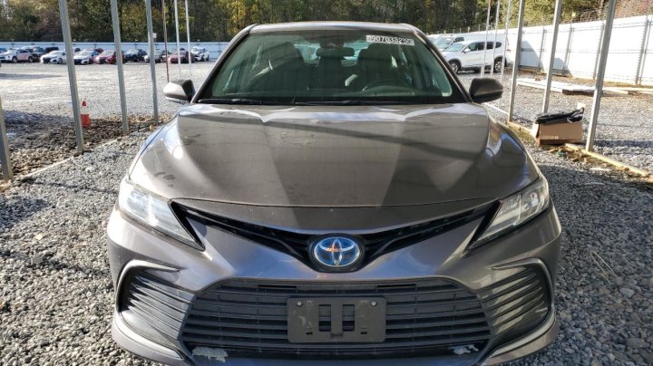 Toyota Camry  2021