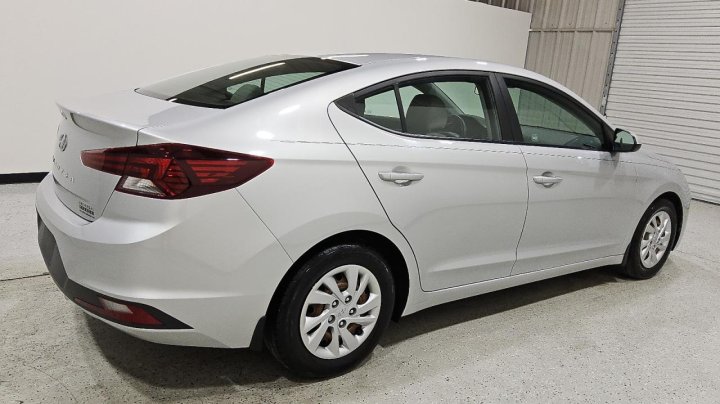 Hyundai Elantra  2019