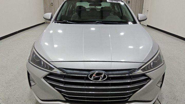 Hyundai Elantra  2019