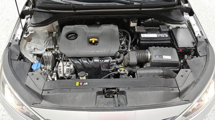 Hyundai Elantra  2019