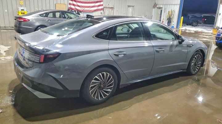 Hyundai SONATA  2024