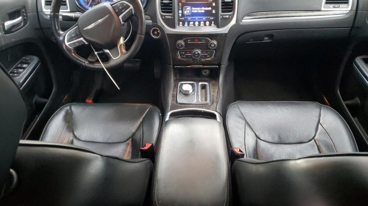 CHRYSLER 300C  2016