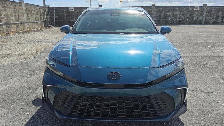 Toyota Camry  2025