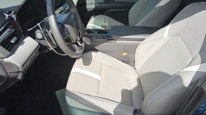 Toyota Camry  2025